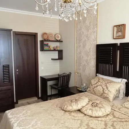 Luxury Two-bedroom Apartment *